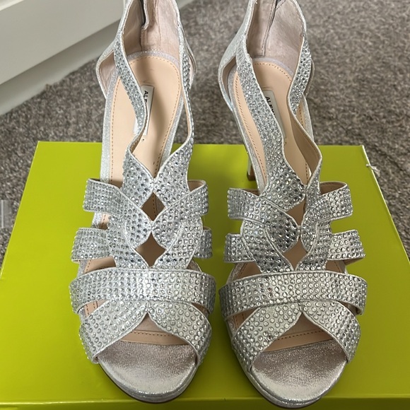 NBW Alex Marie Silver sequin heel - Picture 5 of 7